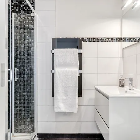 Les Couleurs Du Monde ! Parking Et Balcon *