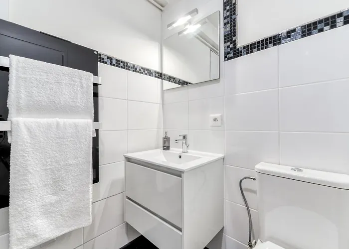 Les Couleurs Du Monde ! Parking Et Balcon Apartamento Carcasona