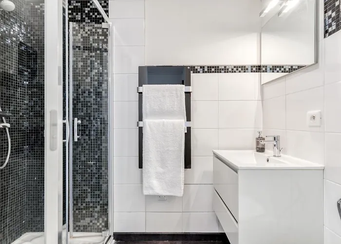 Les Couleurs Du Monde ! Parking Et Balcon *